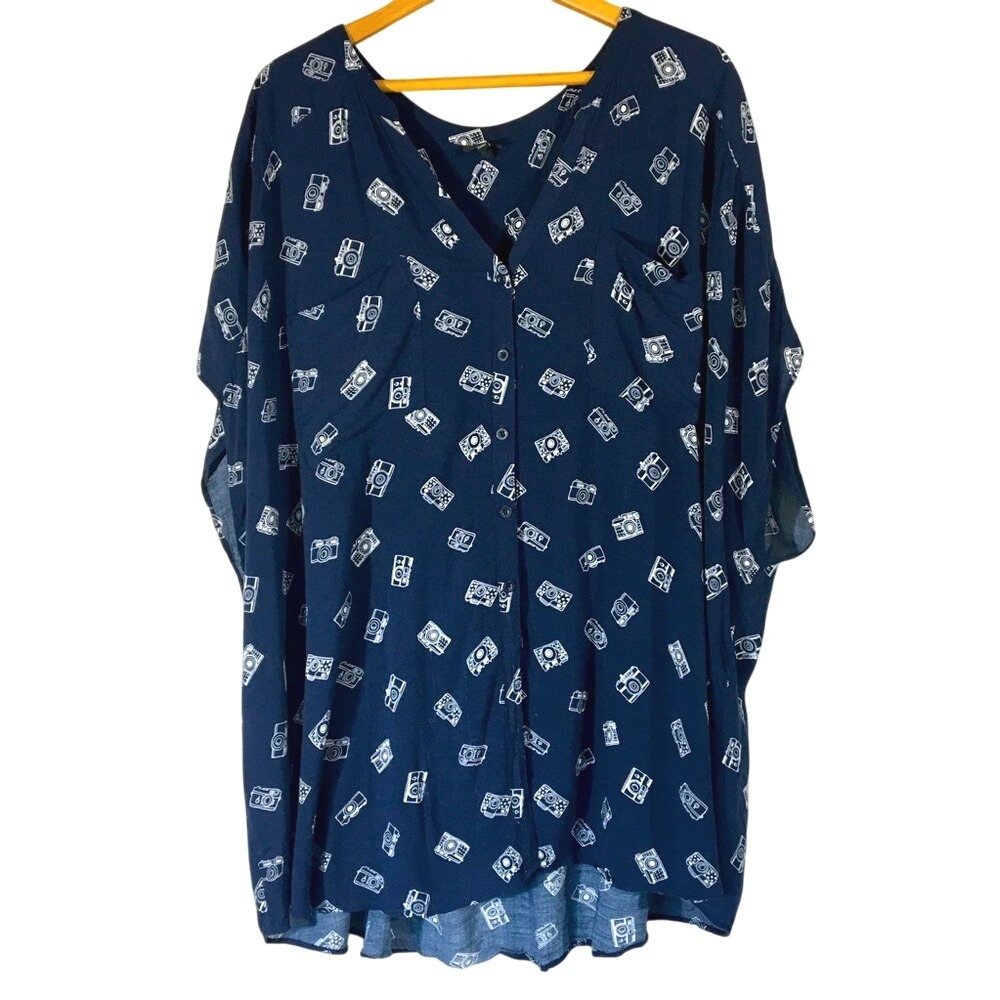 Torrid Novelty Camera Print V Neck Button Up 
‎ Shirt